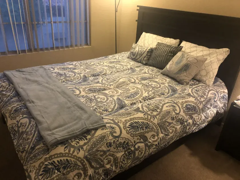 3 bedrooms & 2 full bath close to westgate in Glendale - Image 1