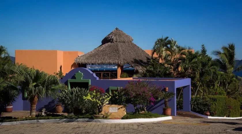 Charming 4BR La Punta Villa affacciato sulla baia di Manzanillo con piscina a sfioro - Image 1