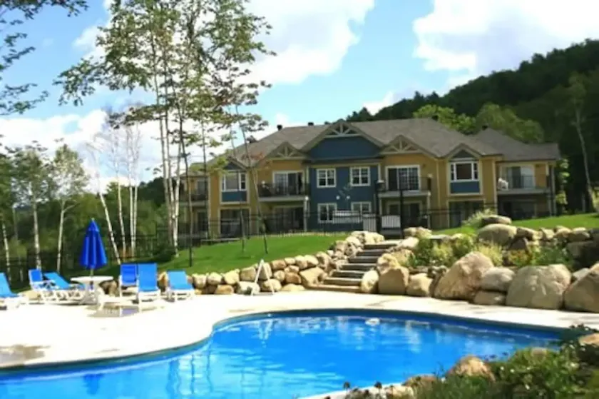 Ski-in, Ski-out: Country charm, with the amenities of a condo village - Image 1
