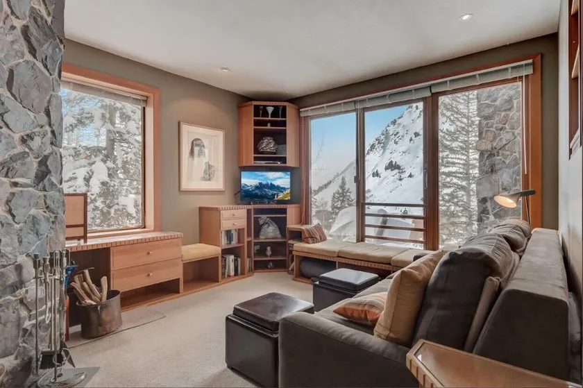 Newly renovated! Alta Blackjack Condo - ski-in/ski-out Snowbird, ski-in Alta - Image 1