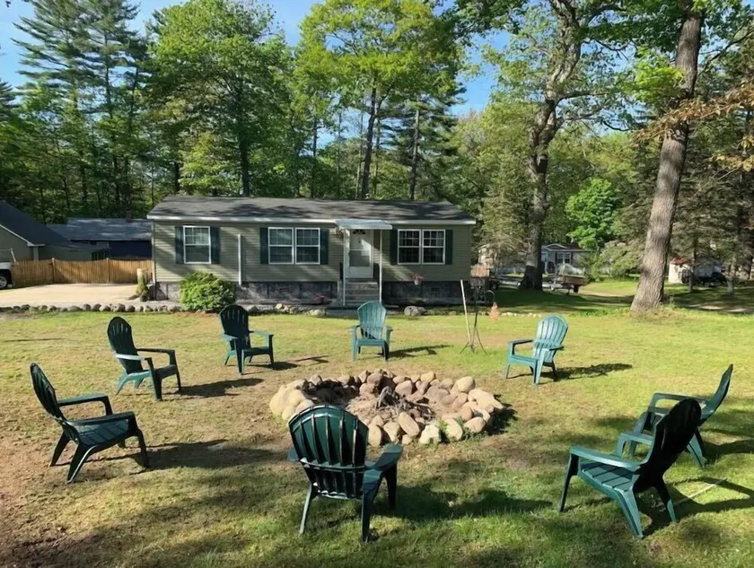 Oliver House with Sebago Lake Boat Access - Image 1