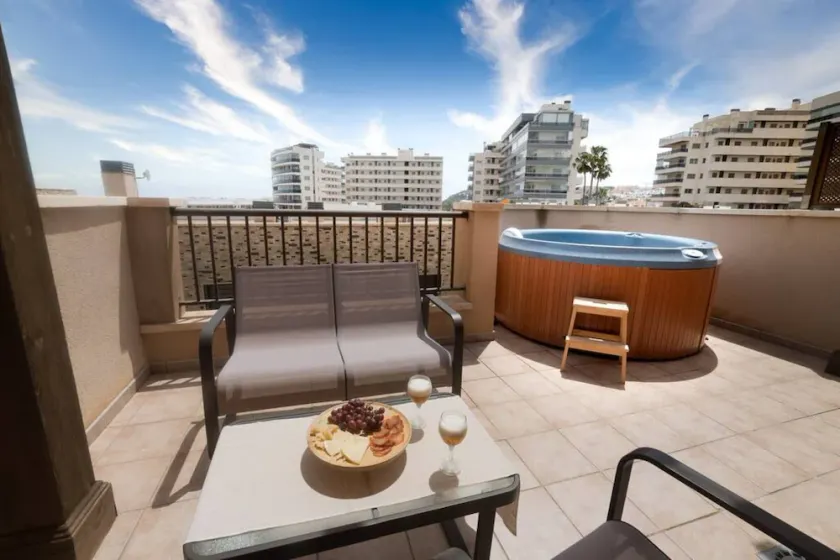 Bw Balcón de Arenales - Jacuzzi included - Image 1