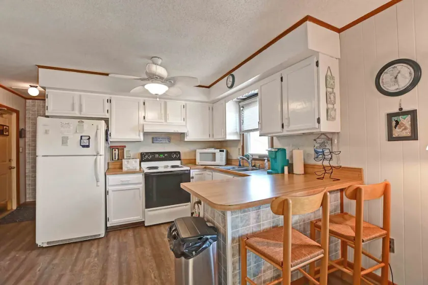 2 Bed/2 Bath Condo in Bethany Meadows Community, located 3 miles from Bethany Beach! Dog Friendly, Community Pool, WIFI and more! - Image 1