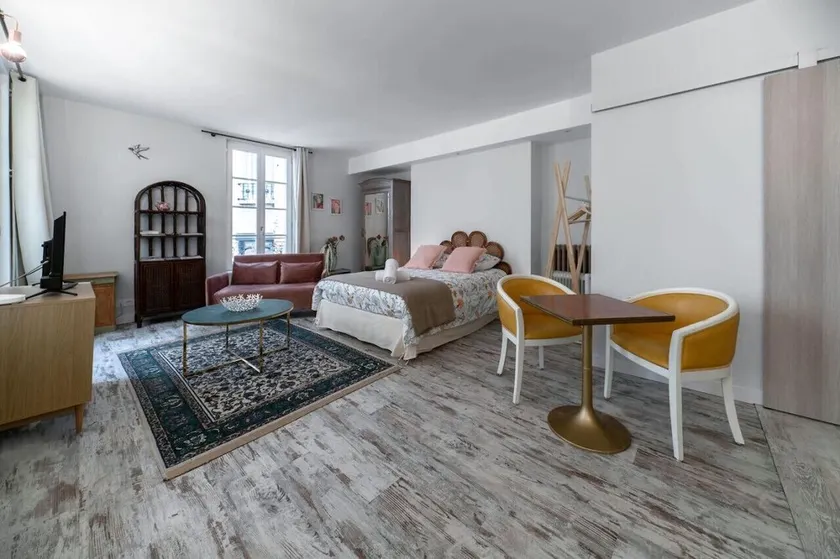 Superbe studio avec terrasse dans immeuble classé - Image 1