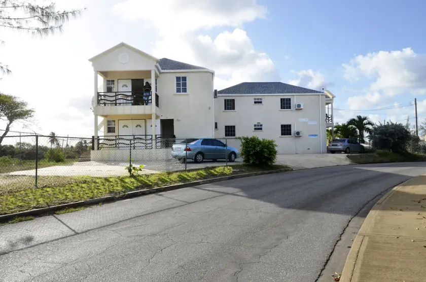 Spacious cool and breezy Apartments with a captured ocean view and the country - Image 1