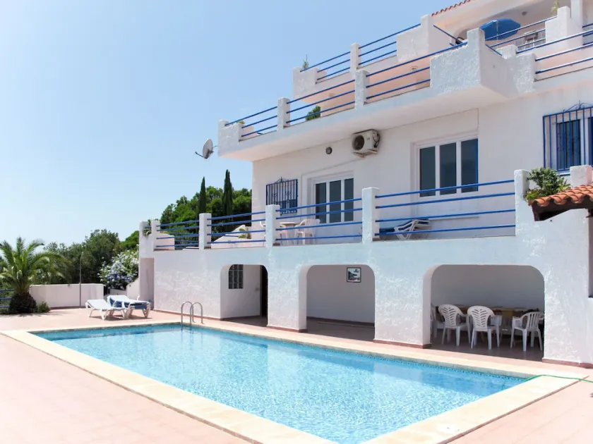 Nice apartment for 4 guests with pool, WIFI, A/C, TV, terrace and pets allowed - Image 1