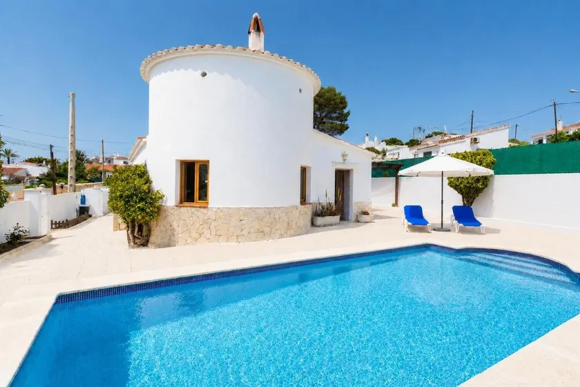 Villa Maria Large Private Pool AC WiFi - Image 1