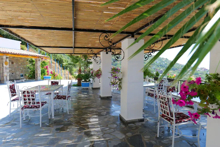 Hotel Panorama Piqeras - Image 1