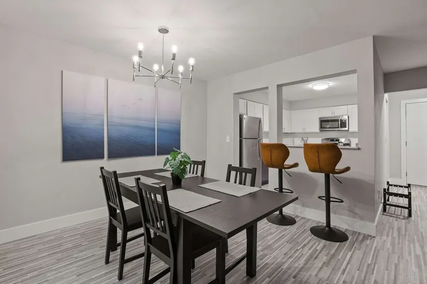 Beautiful Apartment with Modern Design - Image 1