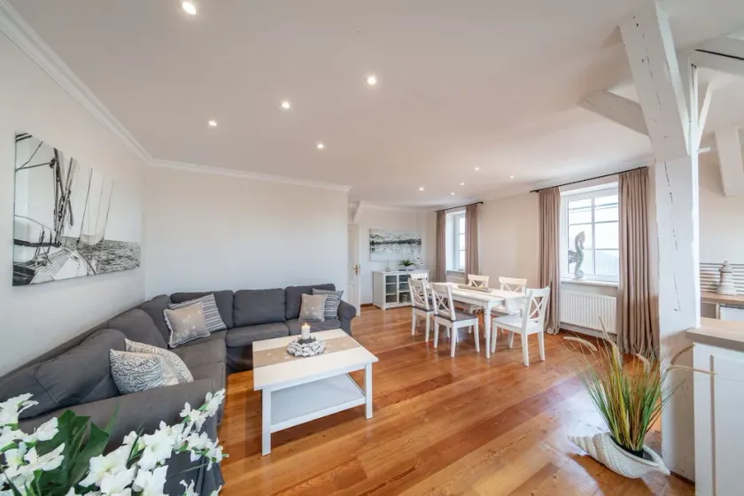 Stylish Baltic Sea apartment with island flair and a lovely fenced garden - Image 1