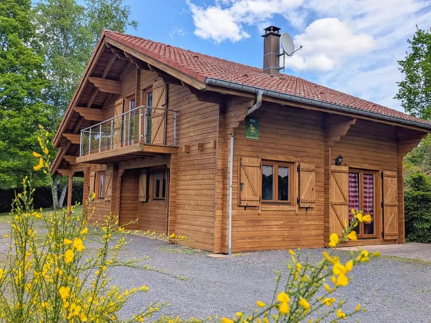 Chalet confortable avec cheminée à Taintrux - Image 1