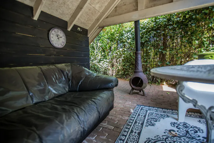 Private Guesthouse with sauna - Image 1