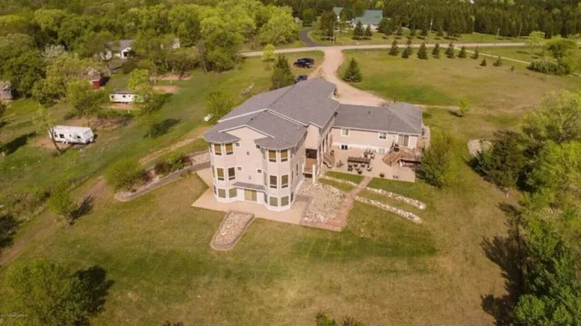Multi-Family!  150 yds to Sandy Swim Beach! 4 Master Suites. Sleep up to 27! - Image 1