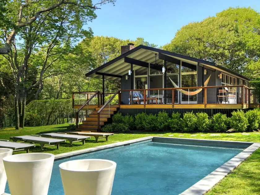 Mid-Century Modern Beach House - Vid vattnet, privat strand! - Image 1