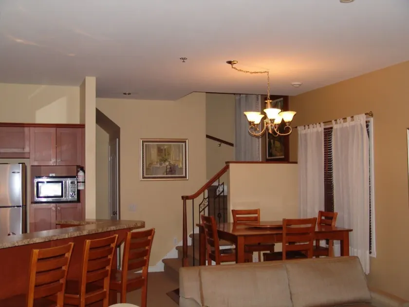 SÆRLIGE PRISER! - Fremragende værdi ** 3 bdrm ejerlejlighed mod Mt BROMONT-RELAX og UNWIND - Image 1