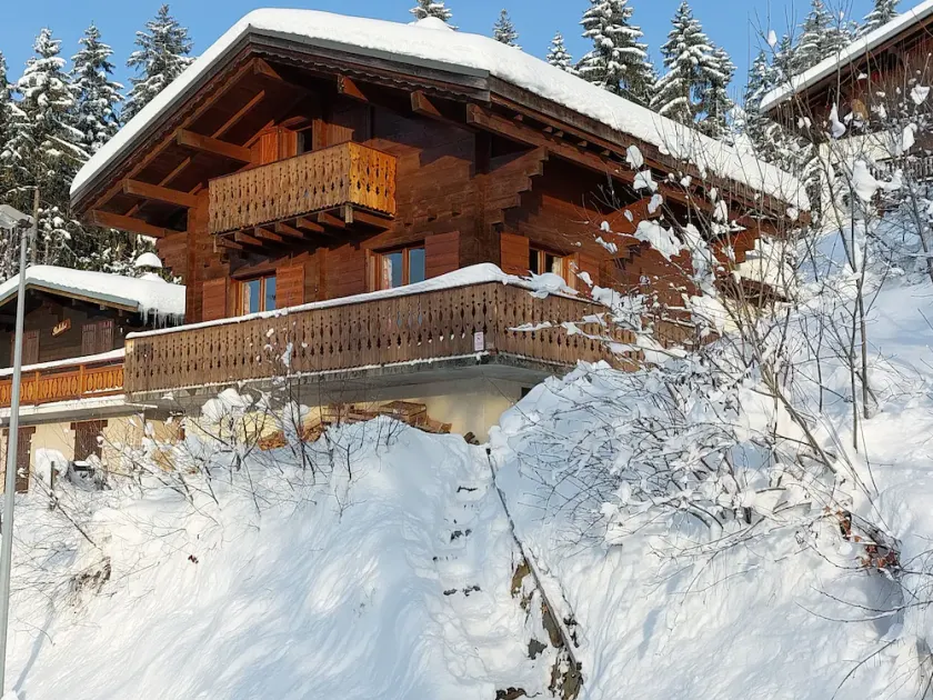 Chalet 82 m² - 4 bedrooms - sleeps 8 - Image 1