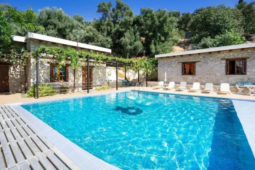 Villa Talos com 4 Quartos e Piscina Privada - Image 1