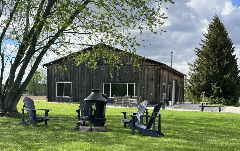 Private country suite on pond located In Amish country. Only 5 min from Norwich - Image 1