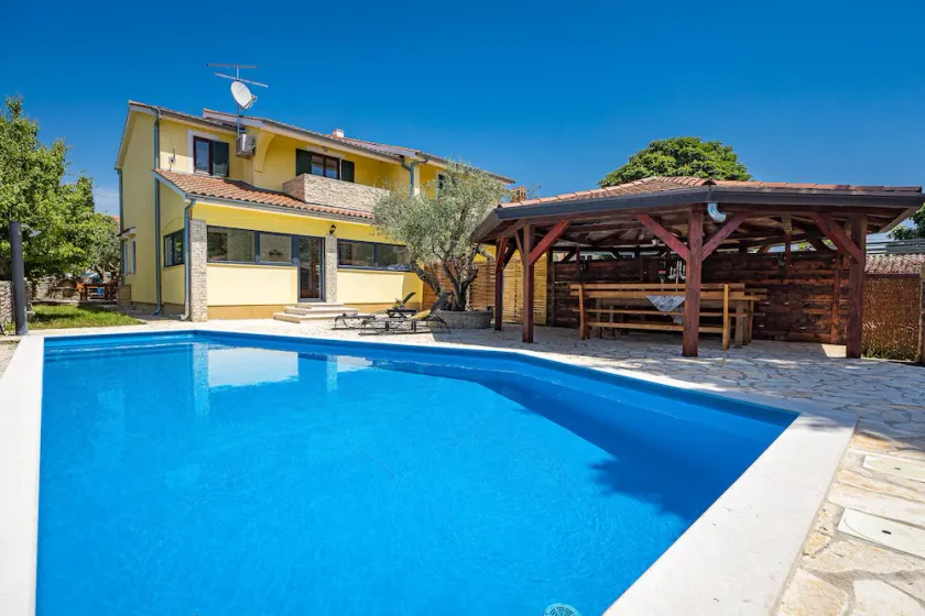 House Lara. - Image 1
