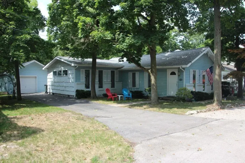 Lovely Lakeside Chautauqua Cottage Rental - Image 1