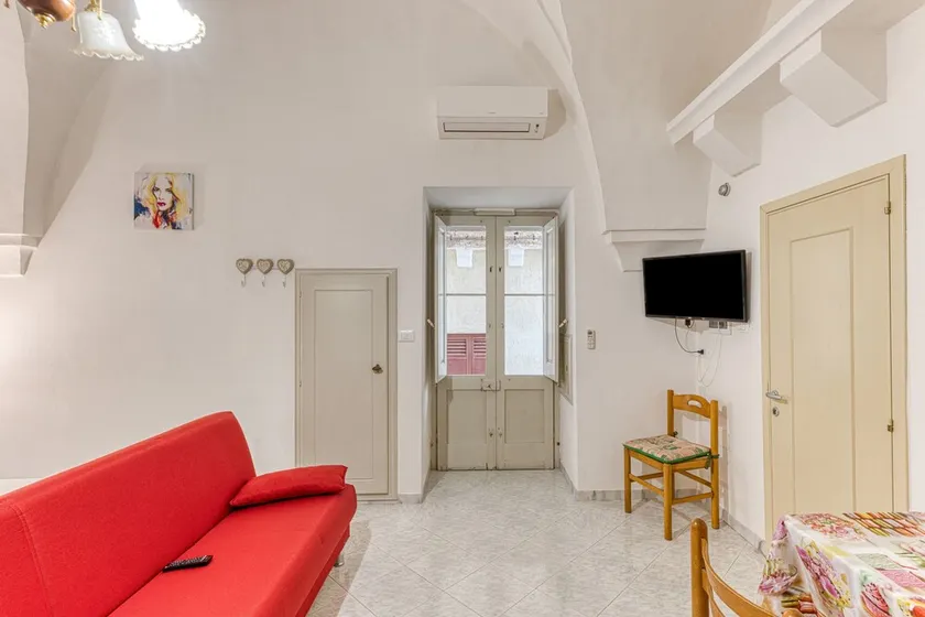 Monolocale 'Noemi' con terrazza condivisa e aria condizionata - Image 1