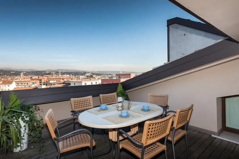 Panorama lägenhet. Spektakulär utsikt i centrum av Verona - Image 1