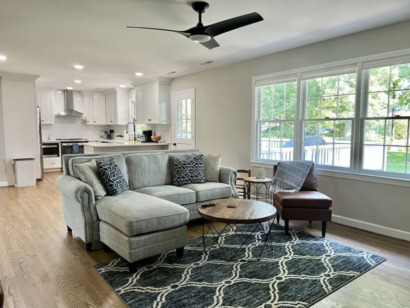6 Bedroom, 3 Bath Remodeled House in Quiet Neighborhood. 10 min to WF University - Image 1