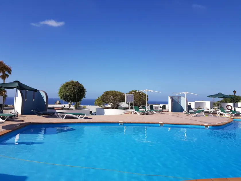 Schöne Wohnung am Fuße des Pools, mit Meerblick, kostenloses WIFI - Image 1