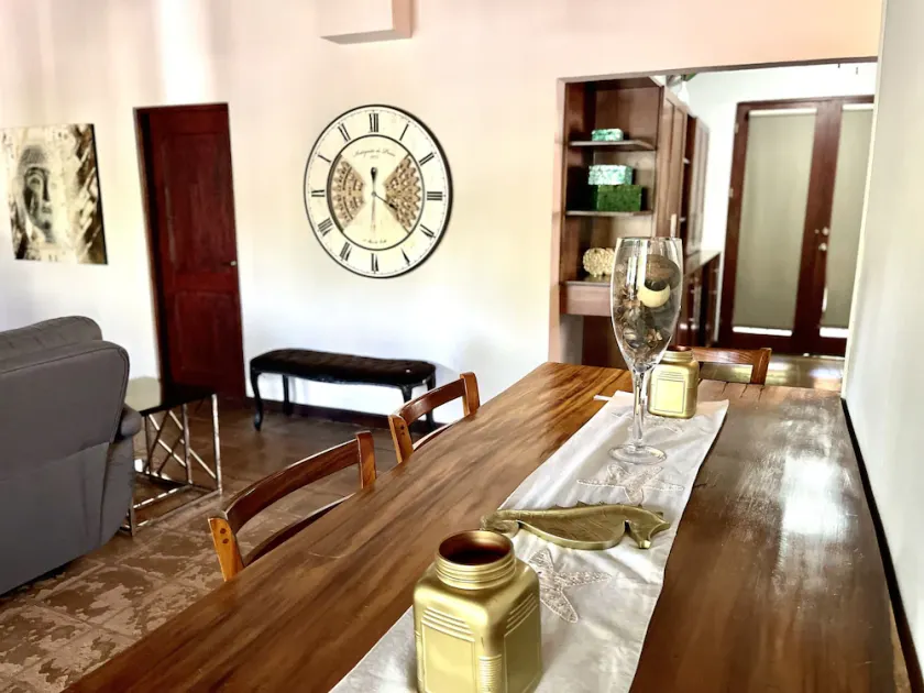Spacious 2-Bed in Tamarindo: Private Yard, Sleeps 8, Near Beach - Image 1