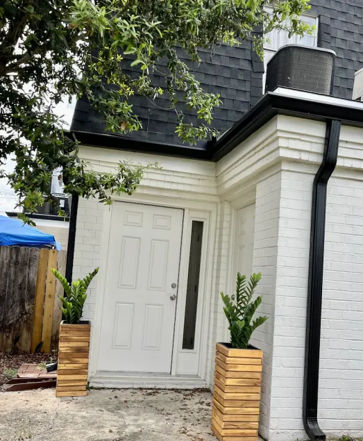 New Renovation- Centrally Located!! - Image 1