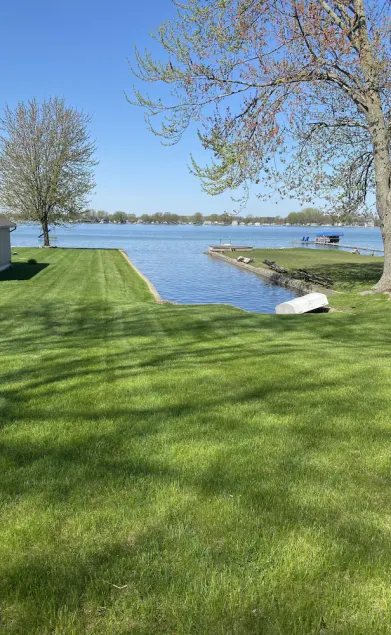 Swim, fish, have fun at the sandbar & cruise the lake! Sleeps 8! - Image 1