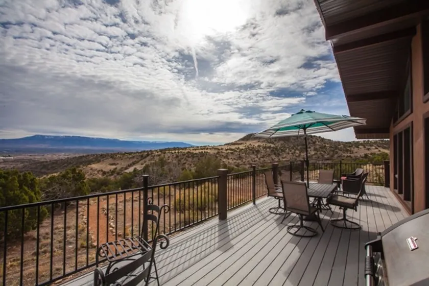 Immediate access to trails, stunning views, & just minutes from downtown GJ! - Image 1
