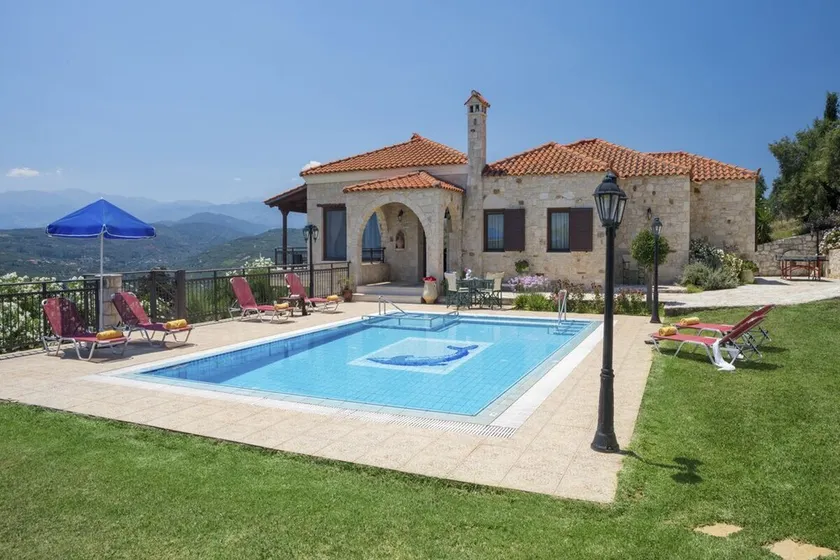 Villa Polemarchi Iris - Image 1