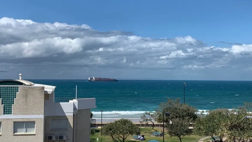 Subiaco U6 Ocean Views & Pool Access - Image 1