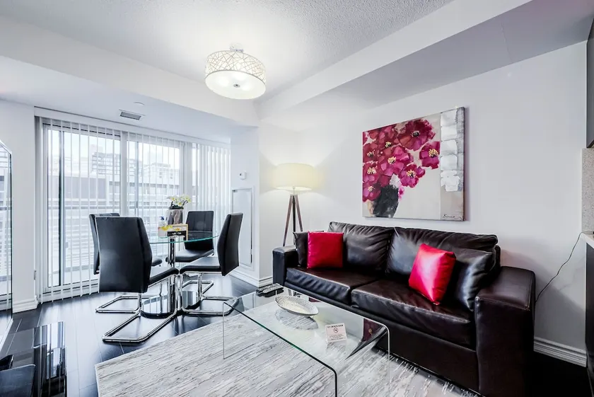 Family Size 2 Bedroom 2 Bathroom Suite w. 3 TVs and Balcony - Image 1