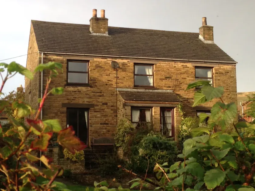 Beechcroft Cottage Reeth, set in two acres garden, river, ponds, amazing views - Image 1