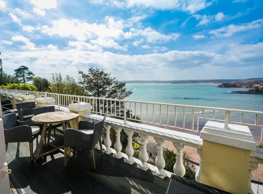 8 Astor House - premier one bed apartment with stunning uninterrupted sea views and balcony - Image 1