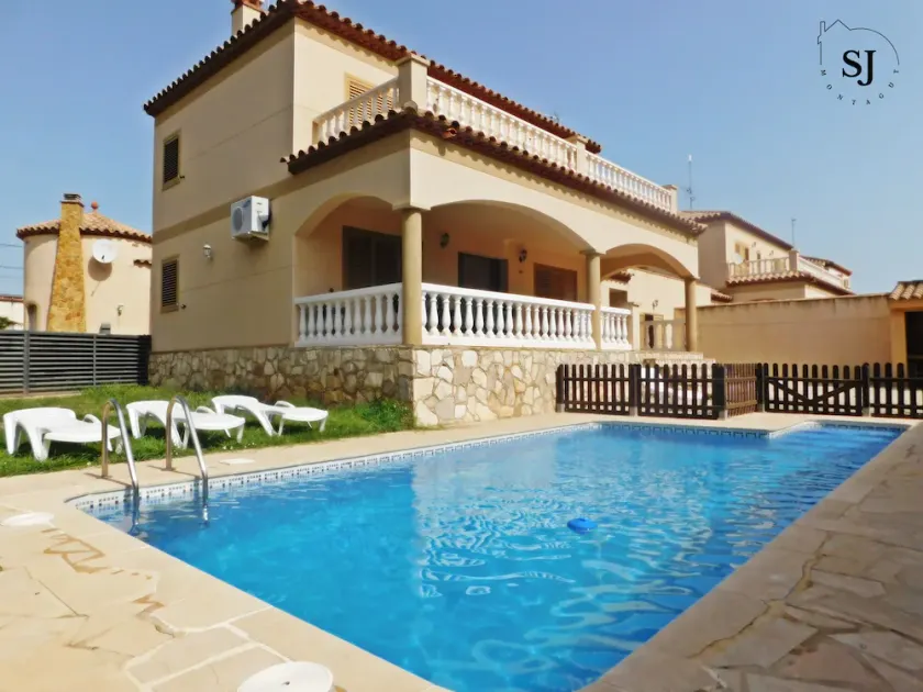 Pleasant villa with pool (A) - Image 1