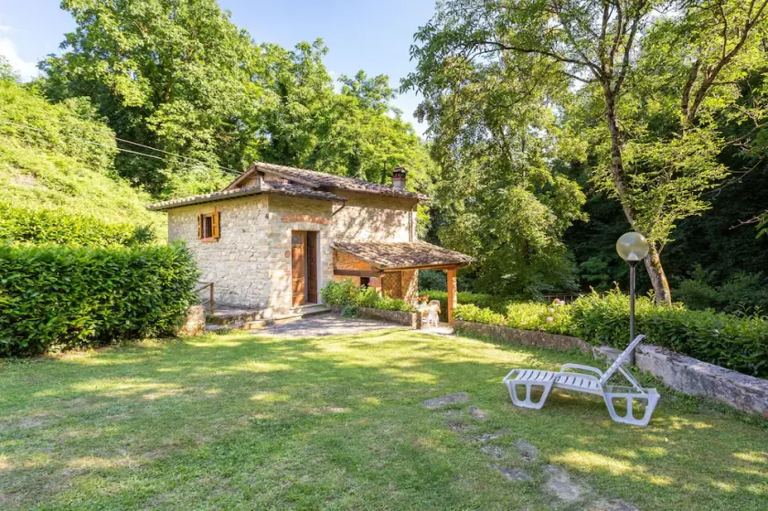 Maravillosa casa de vacaciones privada para 4 personas con WIFI, TV, patio y mascotas permitida - Image 1
