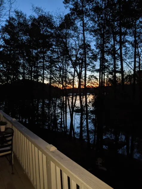 6 Bedrooms and 3 docks on a Lake Hartwell cove, 3 miles from Clemson by water. - Image 1