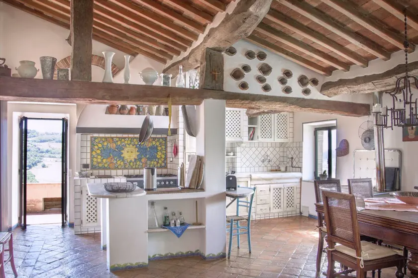Bright & Spacious Apartment with Panoramic Roof Terrace and Swimmingpool - Image 1