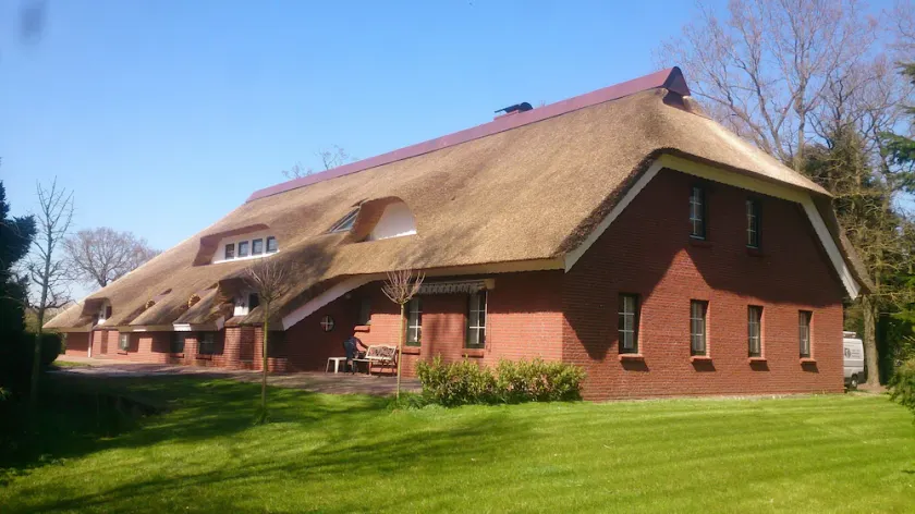 Thatched roof vacation apartment De Leev - Country house Lübbertsfehn in the middle of East Frisia - Image 1