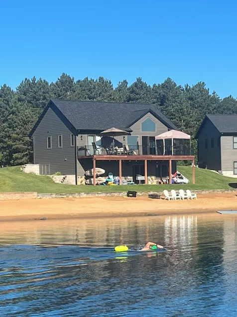 Modern 4 bedroom Lake House on Private Lake near WI Dells & Castle Rock Lake - Image 1