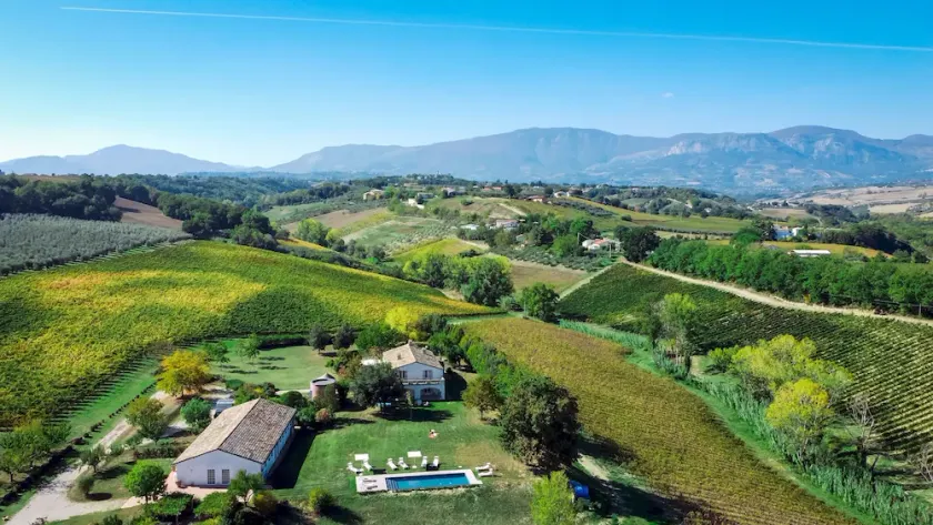 LA CASA NEI VIGNETI 10, Emma Villas - Image 1