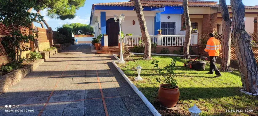 Villa i Mazagón med solig privat pool 5 minuter från stranden - Image 1