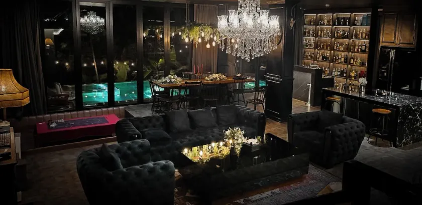 Luxury villa near Chao Phraya River — 150 meters from MRT Bang O - Image 1
