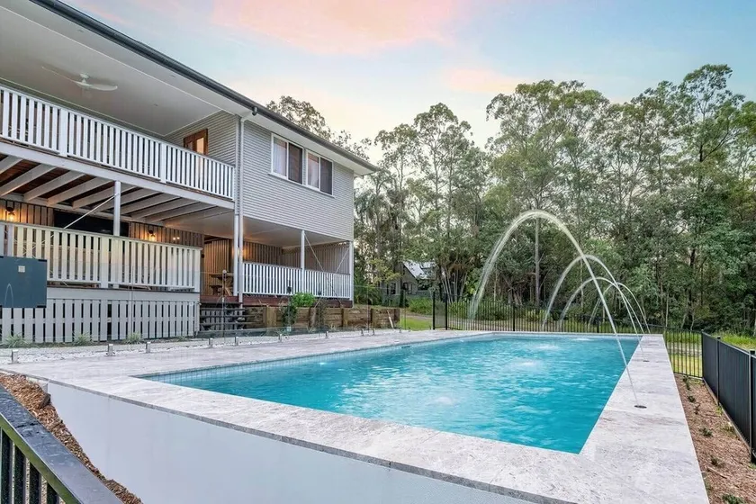 Glasshouse Retreat QLD - Image 1