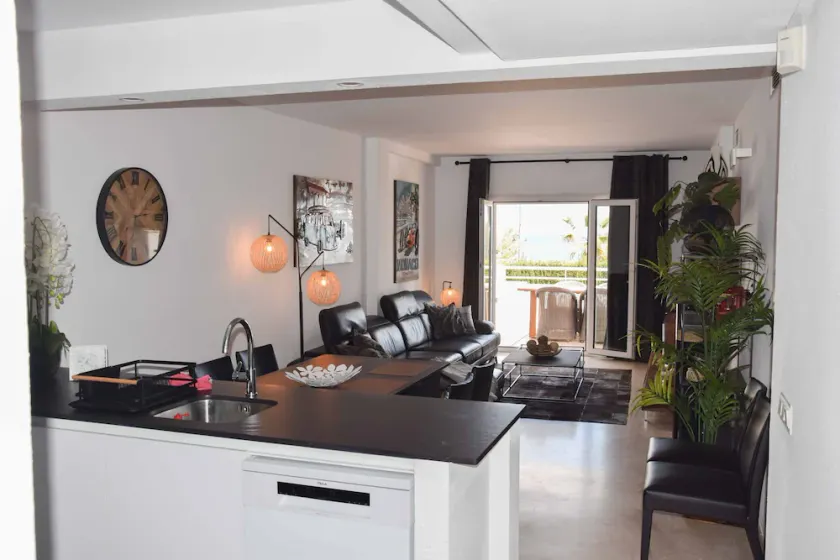 Appartement de qualité et très bien aménagé pour 6 personnes face à la mer - Image 1