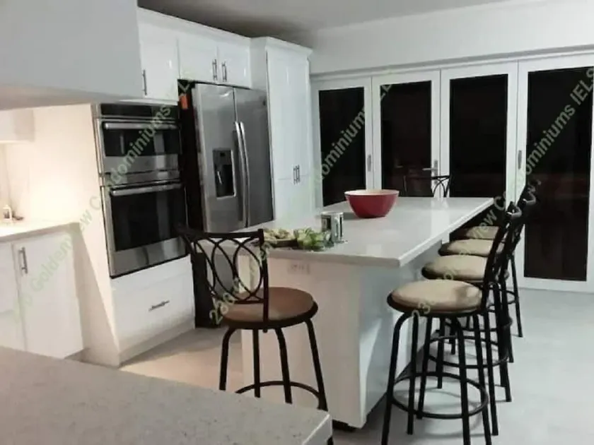 IRA EUGENE LUXURY SUITE \"IELS\" - Pool, Parking & Free Beach Housse Access - Image 1