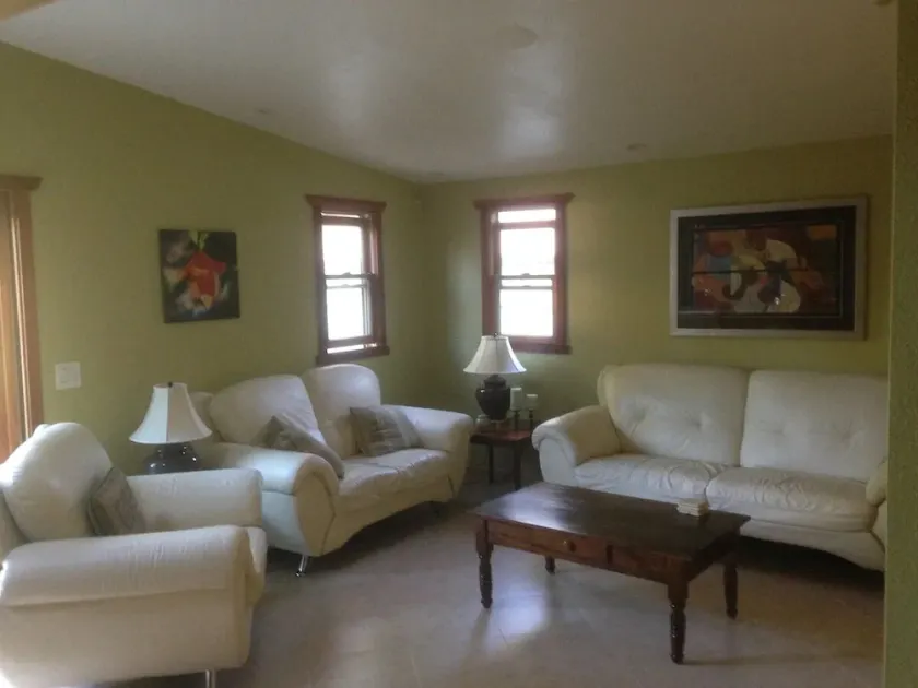 Private Cottage Home - Image 1